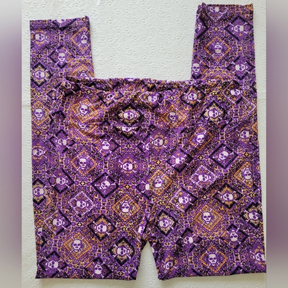 LuLaRoe leggings Halloween Skulls